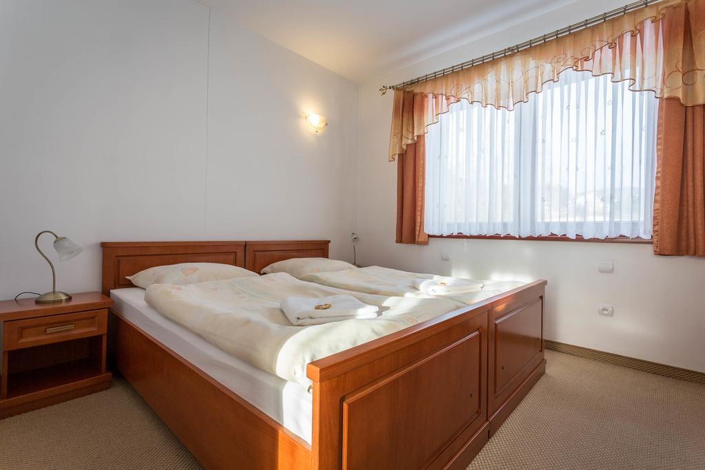Sykowny Dworek Apartamenty Kościelisko Rum bild